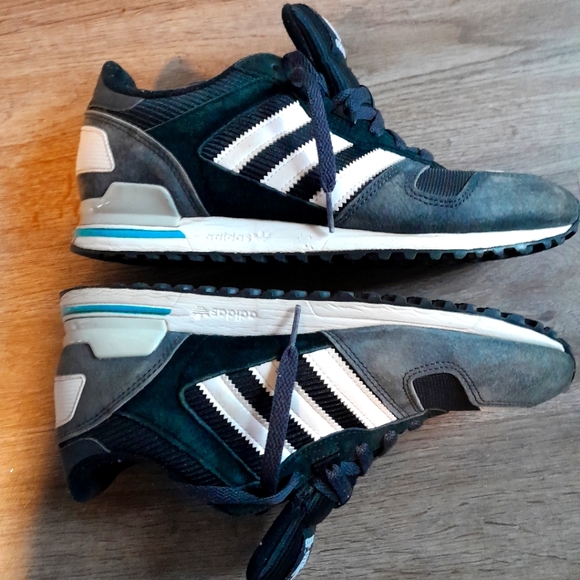 adidas Originals ZX 700 men's sneakers